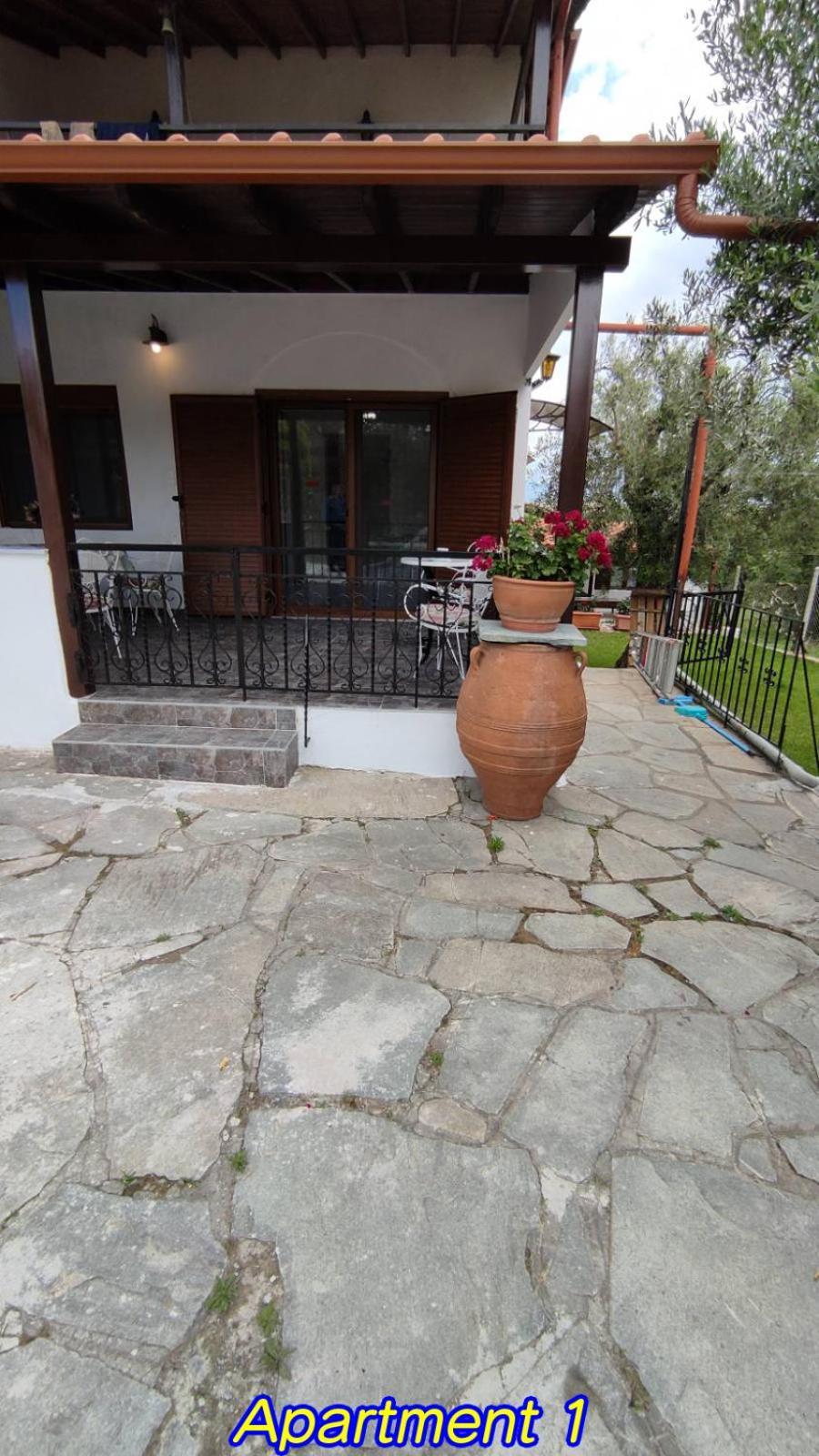 Keti'S Apartments Nea Moudania Buitenkant foto